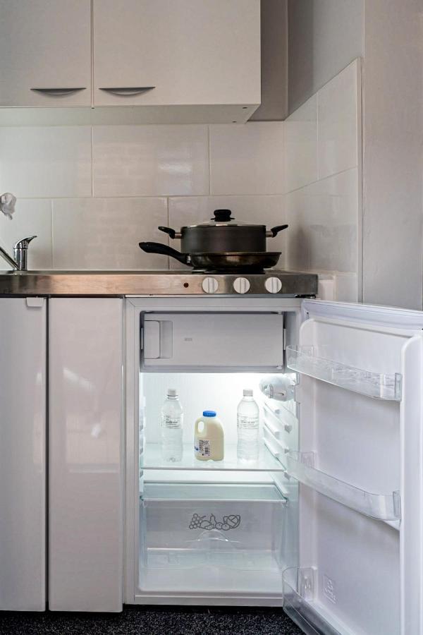 Luxury One Bedroom Guesthouse M6, Junction 10 Walsall Willenhall Extérieur photo