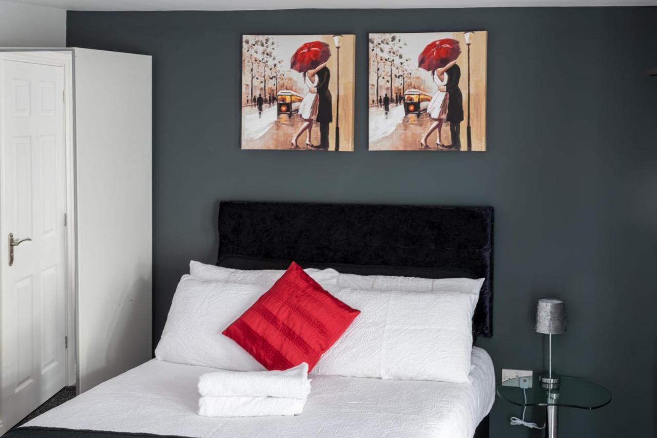 Luxury One Bedroom Guesthouse M6, Junction 10 Walsall Willenhall Extérieur photo