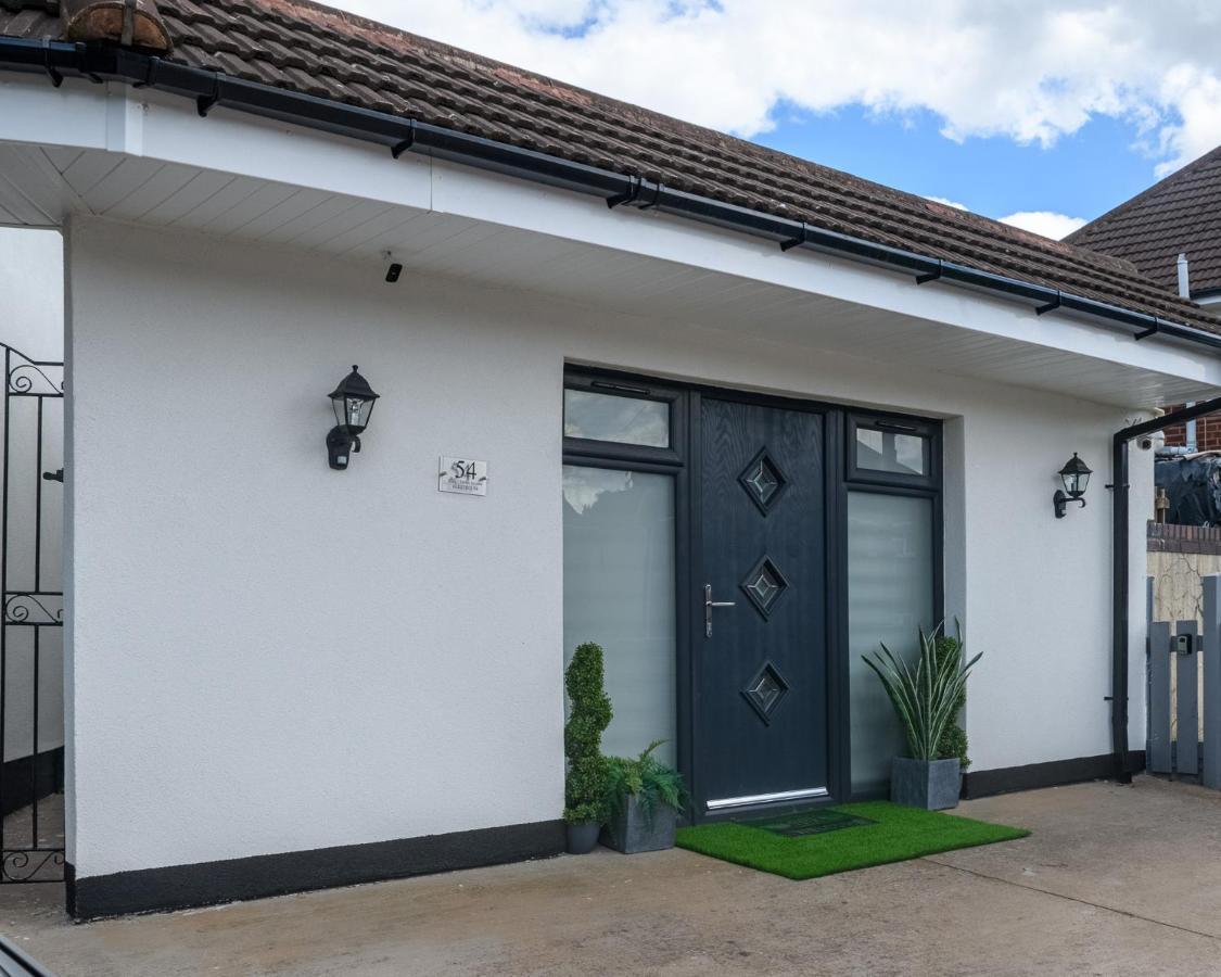Luxury One Bedroom Guesthouse M6, Junction 10 Walsall Willenhall Extérieur photo