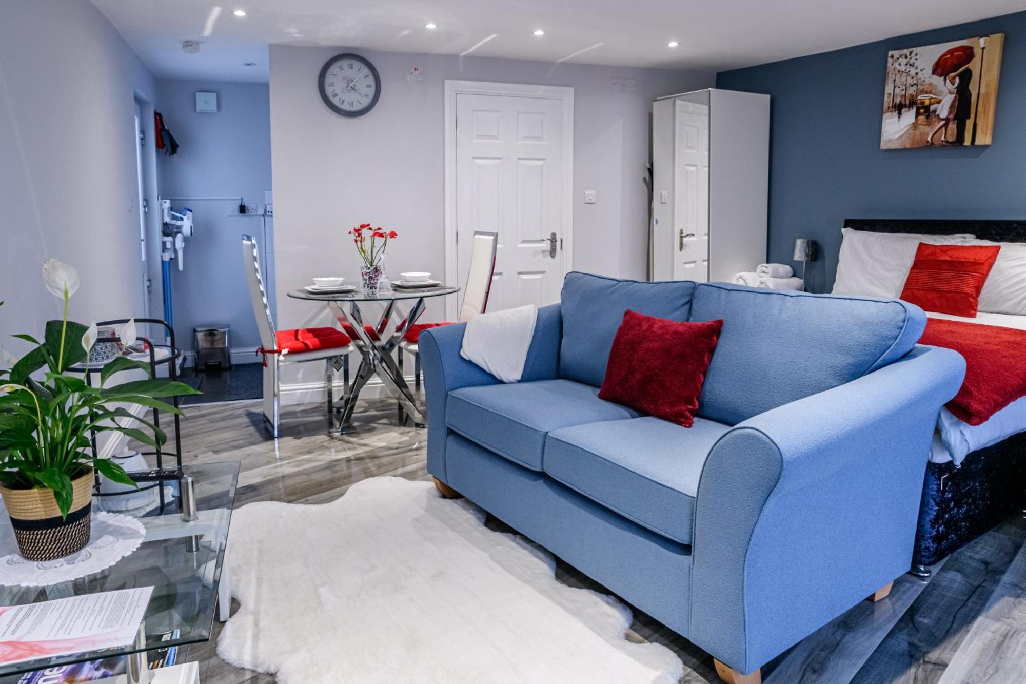 Luxury One Bedroom Guesthouse M6, Junction 10 Walsall Willenhall Extérieur photo